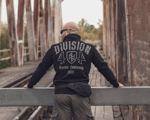 Bluza rozpinana Dobermans Aggressive "SHIELD 44 BCZ389" - czarna