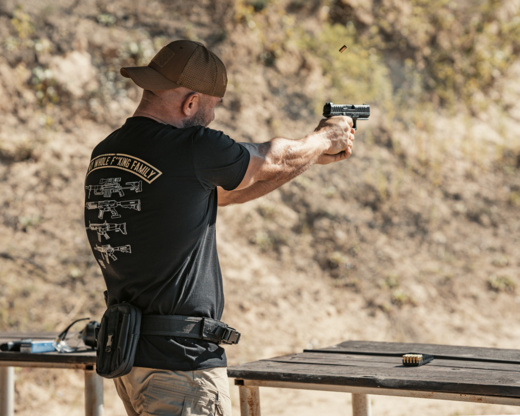 Koszulka T-shirt Dobermans Aggressive "Fucking Family TS306Z" - zielona