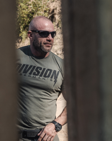 Koszulka T-shirt Dobermans Aggressive "LIGHTING TS352" - zielona