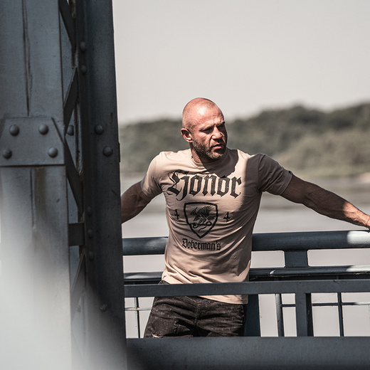 Koszulka T-shirt Dobermans Aggressive "Honor TS301E" - szara