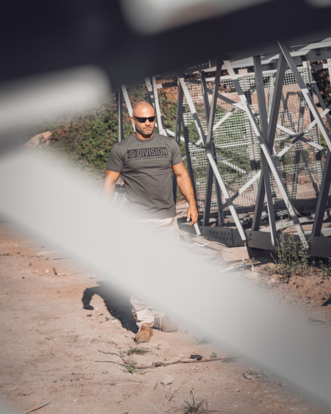 Koszulka T-shirt Dobermans Aggressive "DIVISION PATCH" TS392 - czarna