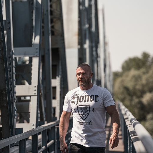 Koszulka T-shirt Dobermans Aggressive "Honor TS301H" - beżowa