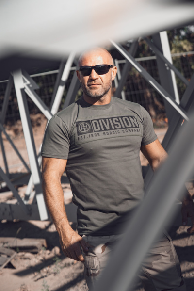 Dobermans Aggressive T-shirt &quot;DIVISION PATCH&quot; TS392 - khaki