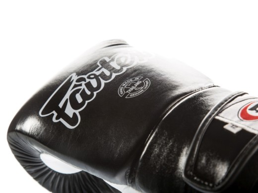 Rękawice bokserskie FAIRTEX BGV6 (black/white palm) "ANGULAR SPARRING" "K"