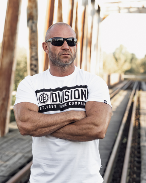 Dobermans Aggressive T-shirt &quot;DIVISION PATCH&quot; TS392 - khaki