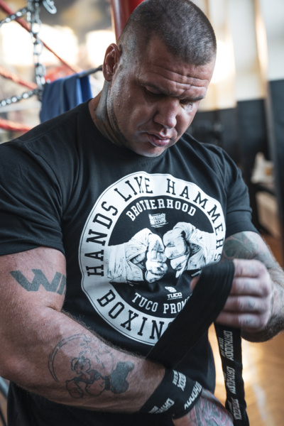 Bluza z kapturem Dobermans Aggressive "BOXING UNION BK385" - czarna