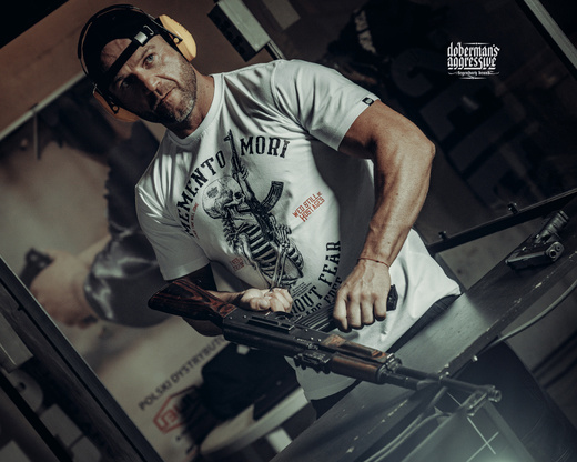 Koszulka T-shirt Dobermans Aggressive "MEMENTO MORI TS290" - brązowa