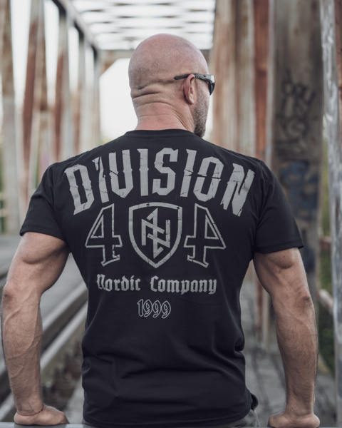 Dobermans Aggressive &quot;SHIELD 44&quot; TS389 T-shirt - white