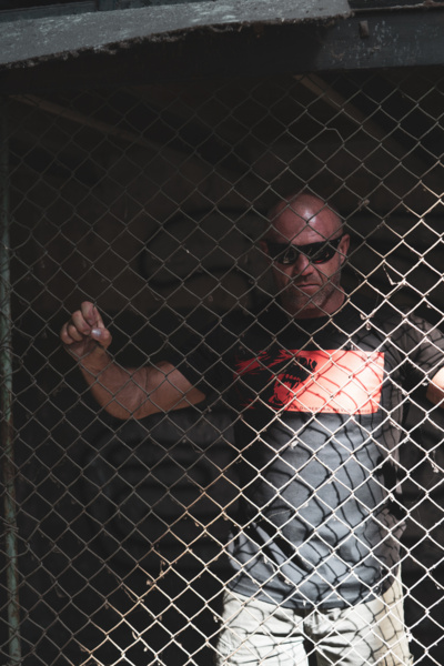 Koszulka T-shirt Dobermans Aggressive "NEVER FORGETS" TS379 - biała