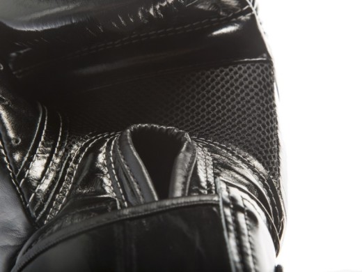 Rękawice bokserskie FAIRTEX BGV1-B (black) breathable "K"