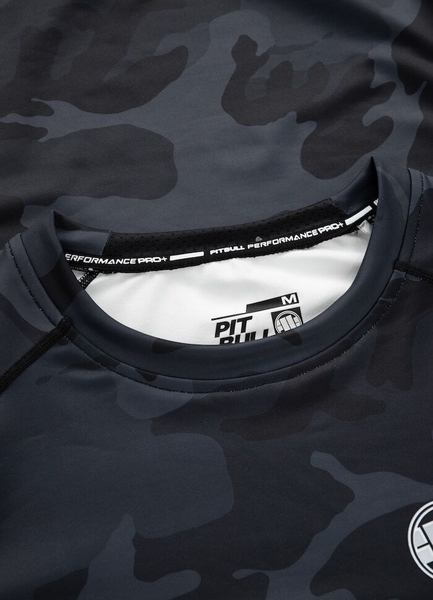 Rashguard PIT BULL short sleeve Performance "Small Logo All Black Camo"
