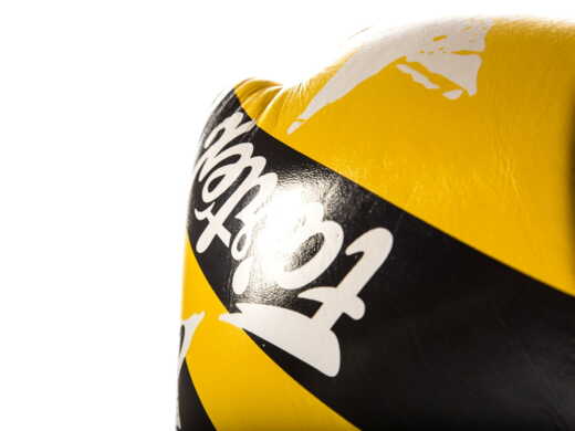 RĘKAWICE BOKSERSKIE FAIRTEX BGV1-N (yellow/black) "Nation Print" "K"