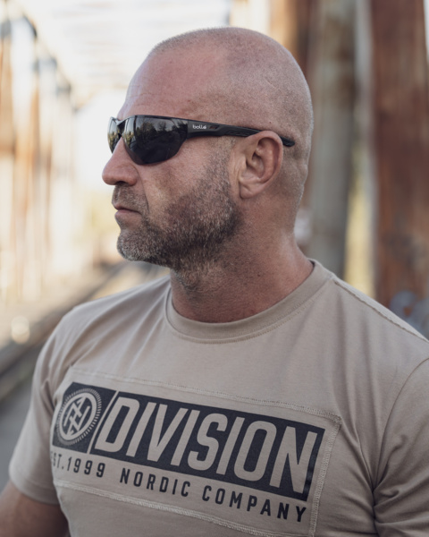 Bluza z kapturem Dobermans Aggressive "DIVISION PATCH BK392" - czarna