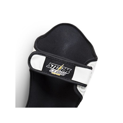 StormCloud Chinook 2.0 Classic Shin Guards - white