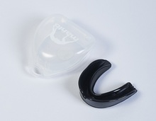 Manto single mouthguard - black