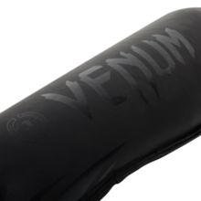Ochraniacze na goleń i stopę Venum  "Challenger" Stendup Shinguards - Black/Black
