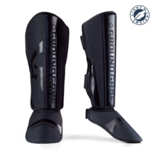 Lekkie ochraniacze na goleń i stopę "Stripe black" Ground Game