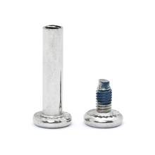 OŚ ZE ŚRUBĄ DO MONTAŻU KÓŁKA            